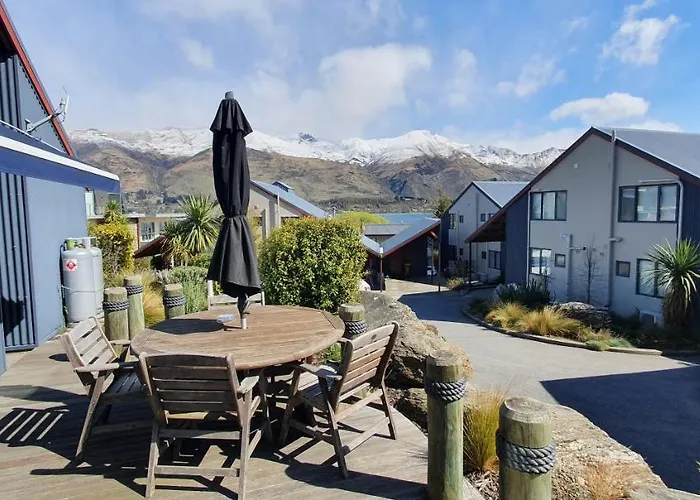 Motel The Moorings And 5*