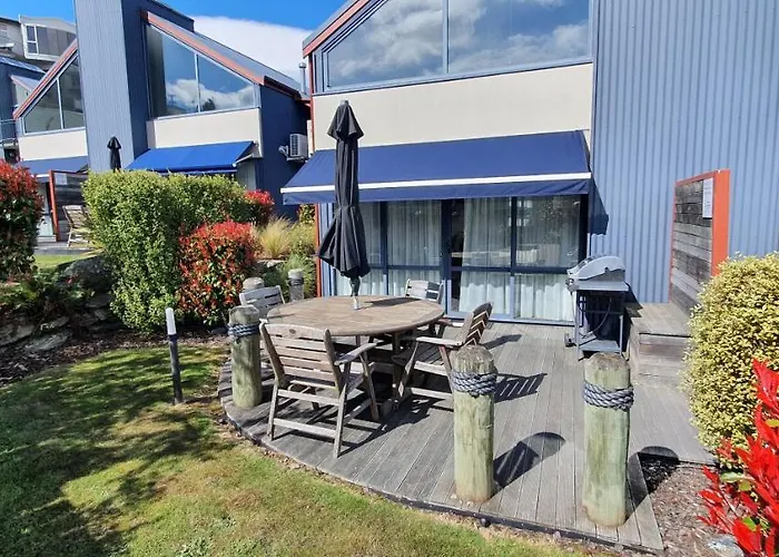 Motel The Moorings And 5*